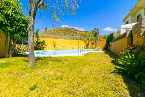 OPPORTUNITY !!! SPECTACULAR SEMI-DETACHED HOUSE IN FUENGIROLA, AREA LOS PACOS, WITH LARGE PLOT AND FULLY EQUIPPED TO ENTER TO LIVE